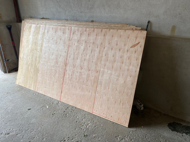 1/4 Plywood 4 x 7.5