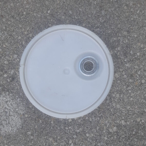 5 Gallon pail with lid