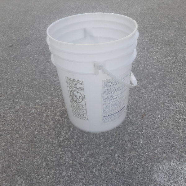 5 Gallon pail with lid
