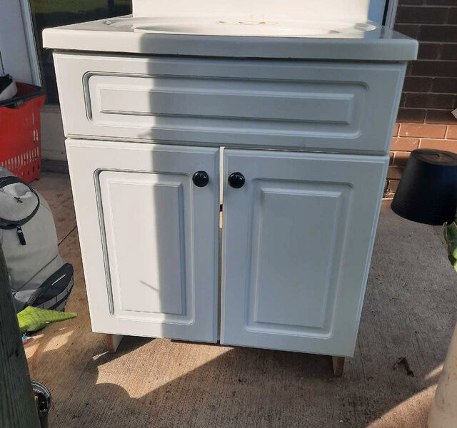 24" Bathroom Vanity