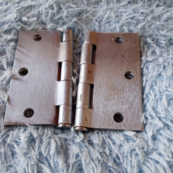 Door hinges