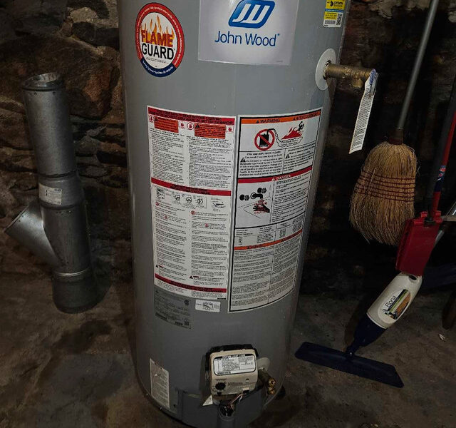 Hot water tank