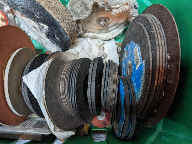 Basket full of grinding discs