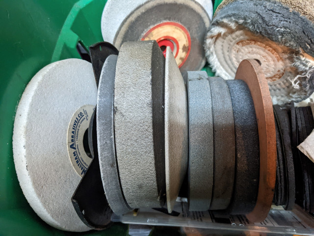 Basket full of grinding discs