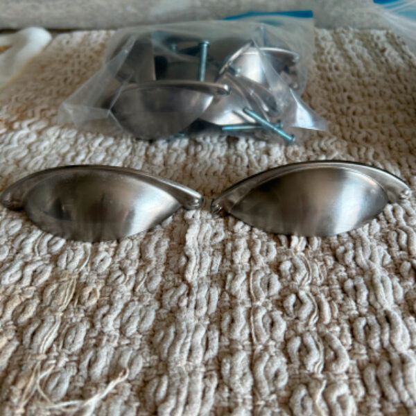 Drawer pulls