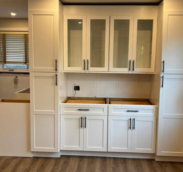 White/Black/Grey/Espresso Shaker cabinets on Sale